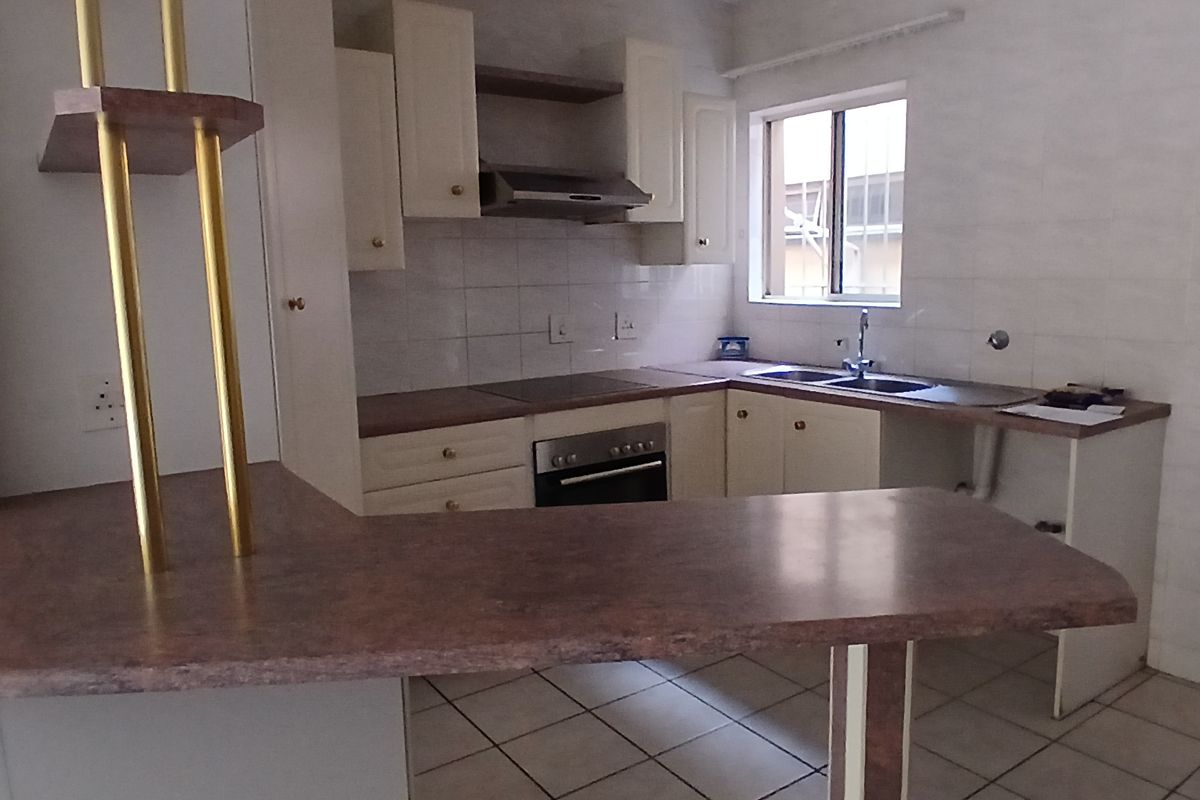 Spacious Ground Floor Gem in New Redruth - Photo 2