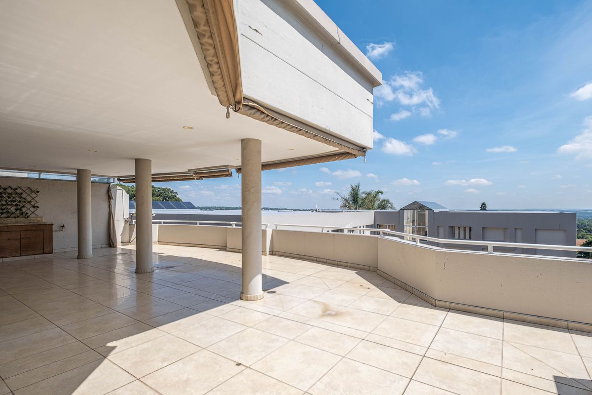 Luxury Living Above It All - Photo 4