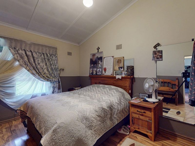 Charming Family Home with Great Extras in Impala Park, Boksburg - Photo 8