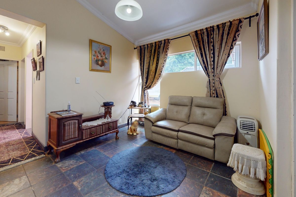 Charming Family Home with Great Extras in Impala Park, Boksburg - Photo 2