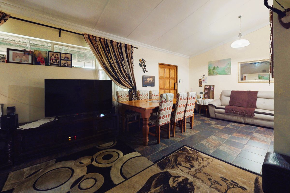 Charming Family Home with Great Extras in Impala Park, Boksburg - Photo 4