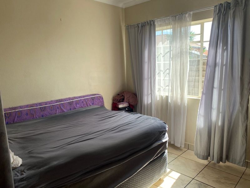 Stylish 3-Bedroom Home in Secure Estate - Photo 10