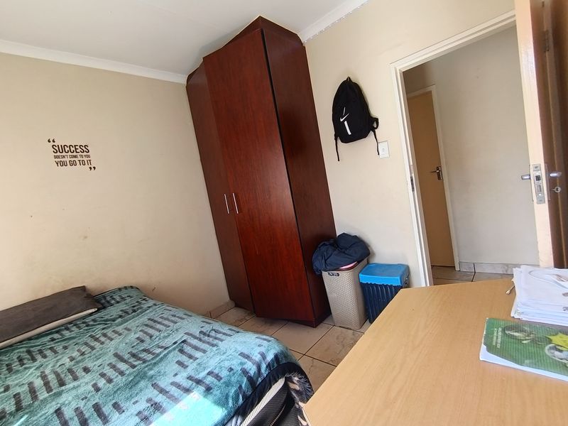 Stylish 3-Bedroom Home in Secure Estate - Photo 8