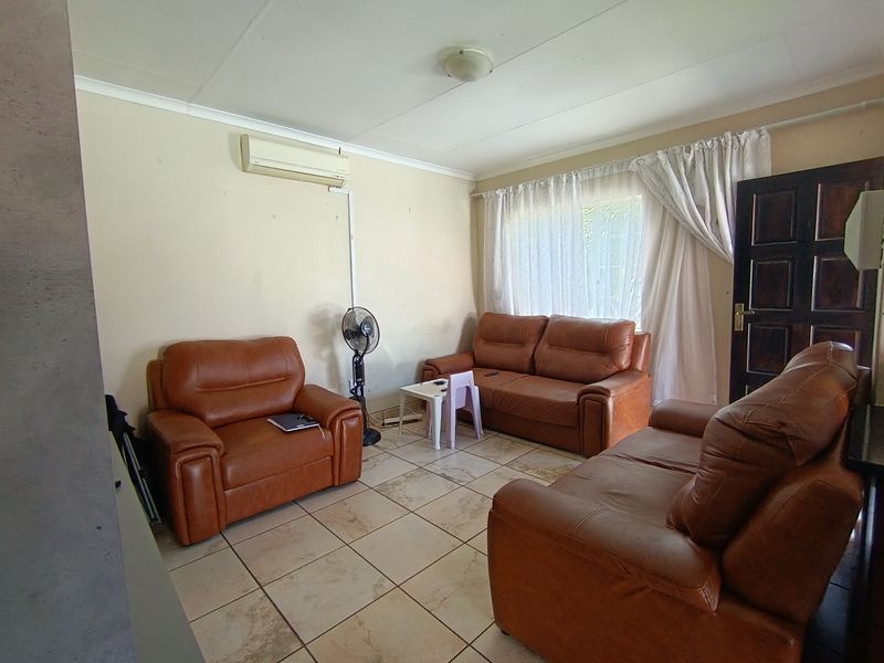 Stylish 3-Bedroom Home in Secure Estate - Photo 6