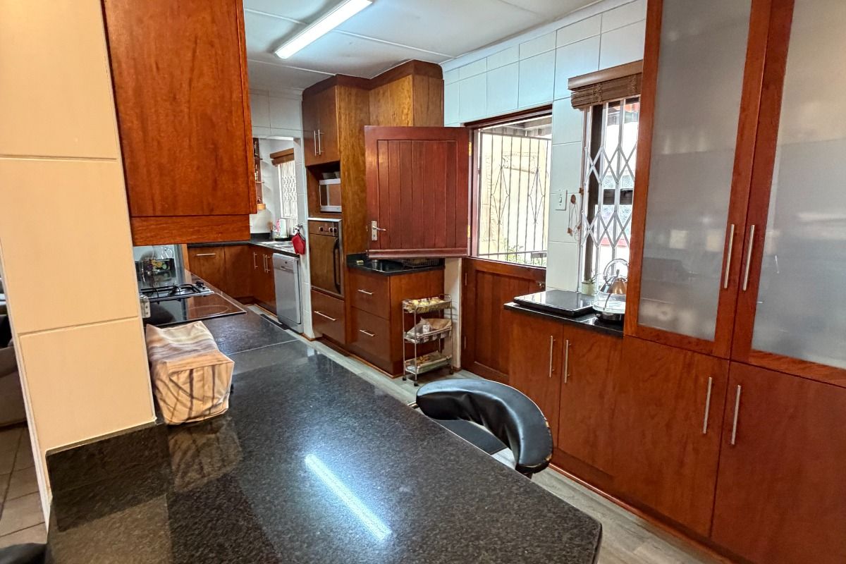 Charming Secure Family Home in Peaceful Braelyn – Move-In Ready! - Photo 5