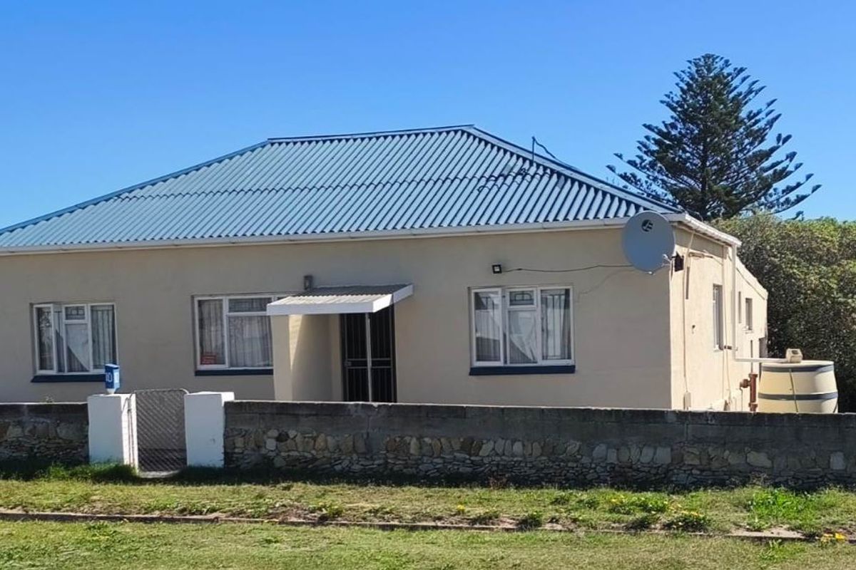 House For Sale In Gansbaai - Photo 2