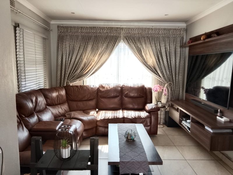 Don’t Miss Out: Affordable 3-Bedroom Home in Secure 24-Hour Estate with Expansion Potential - Photo 5