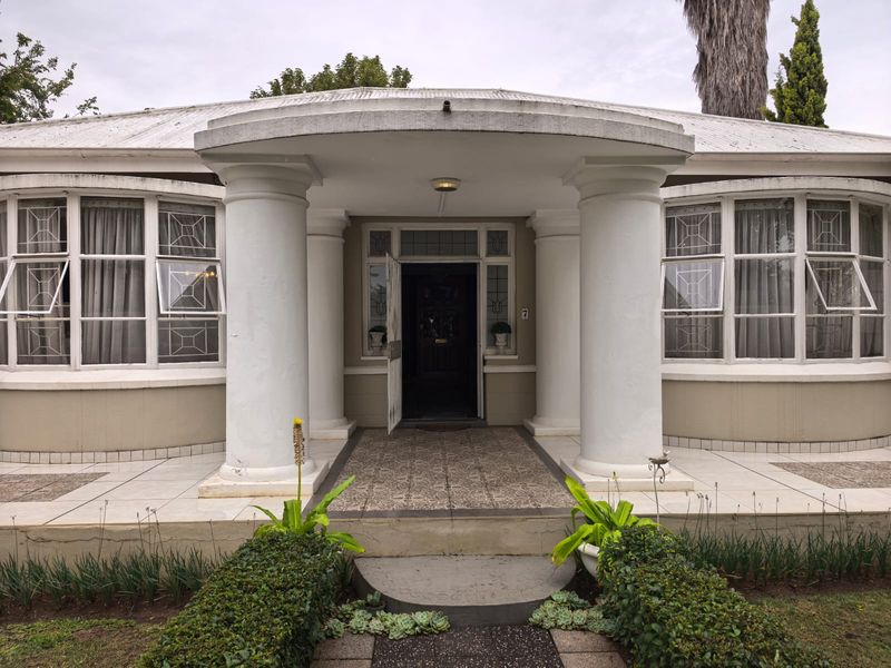 Character home situated very close to the Vaal river. - Photo 2