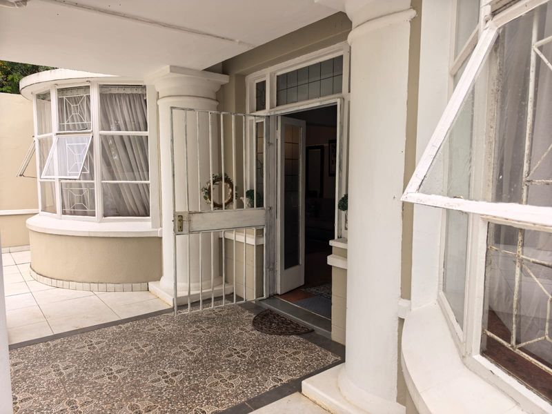 Character home situated very close to the Vaal river. - Photo 3