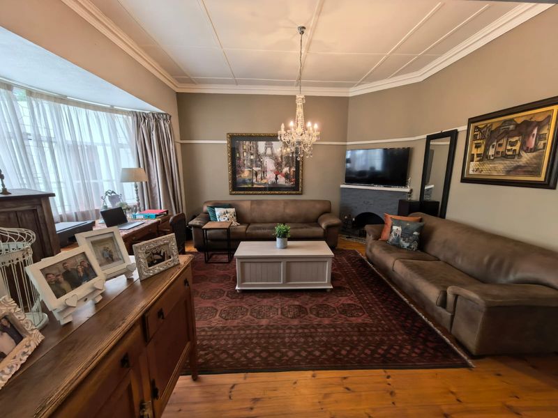 Character home situated very close to the Vaal river. - Photo 5