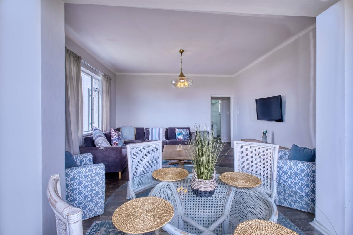 Stunning 3-Bedroom Apartment with Sea Views - Photo 4