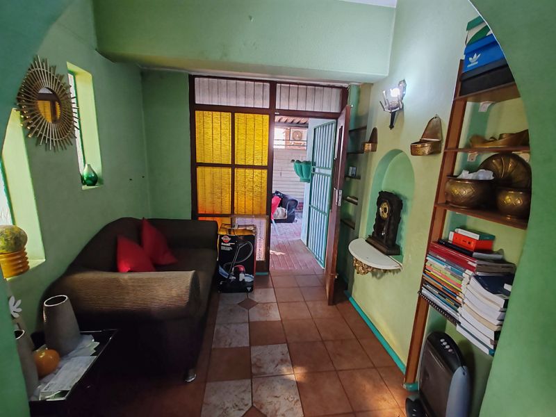 Spacious 2-Bedroom Home with Outbuilding & Great Potential!!! - Photo 10