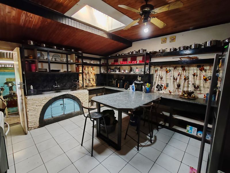 Spacious 2-Bedroom Home with Outbuilding & Great Potential!!! - Photo 2