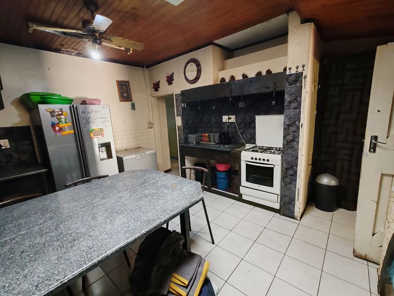 Spacious 2-Bedroom Home with Outbuilding & Great Potential!!! - Photo 4