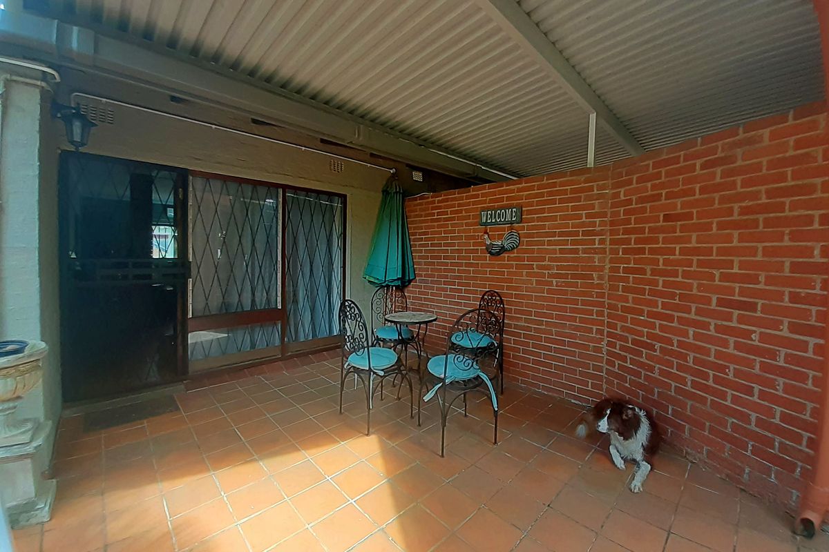3 Bedroom House For Sale in Astra Park - Photo 3