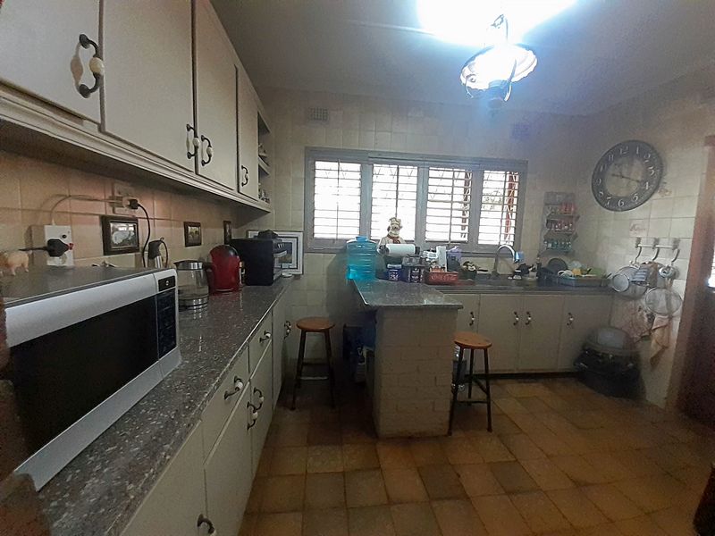 3 Bedroom House For Sale in Astra Park - Photo 8