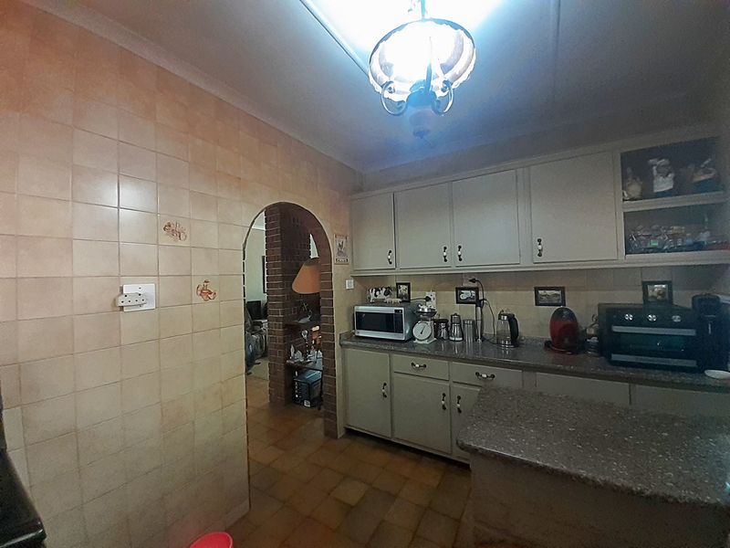 3 Bedroom House For Sale in Astra Park - Photo 7