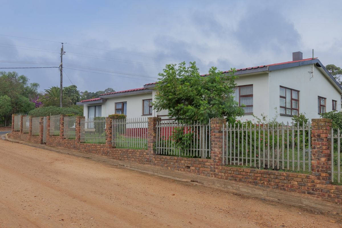 Landmark Position with Exceptional Potential. - Photo 4