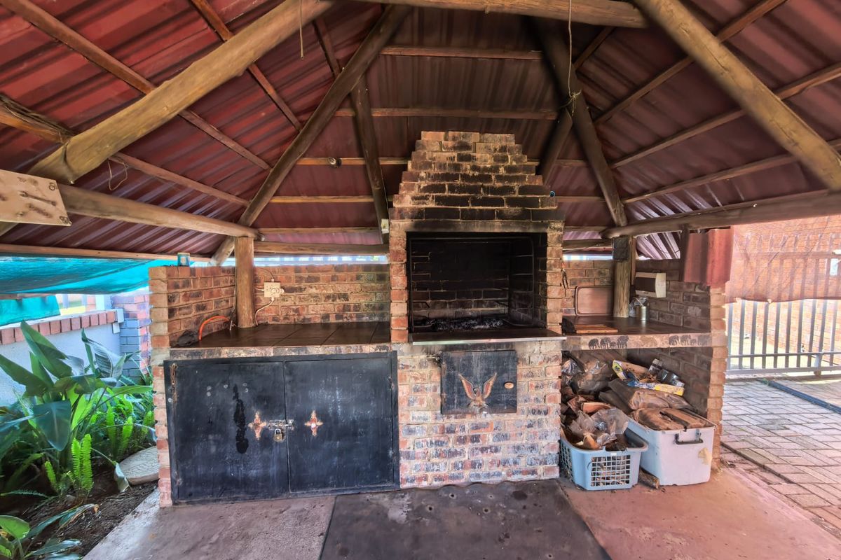 Townhouse in secure complex for sale in Parys - Photo 3