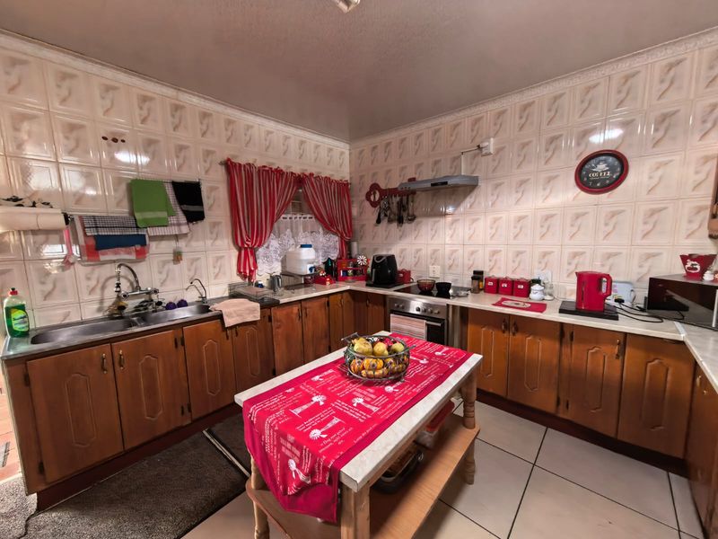 Townhouse in secure complex for sale in Parys - Photo 8