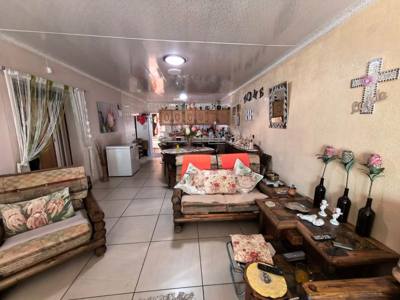 Townhouse in secure complex for sale in Parys - Photo 6