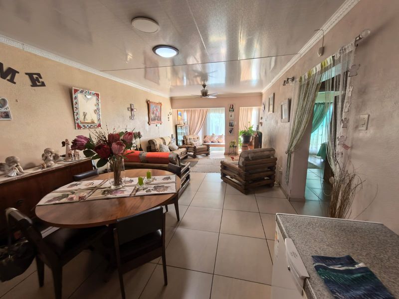 Townhouse in secure complex for sale in Parys - Photo 7