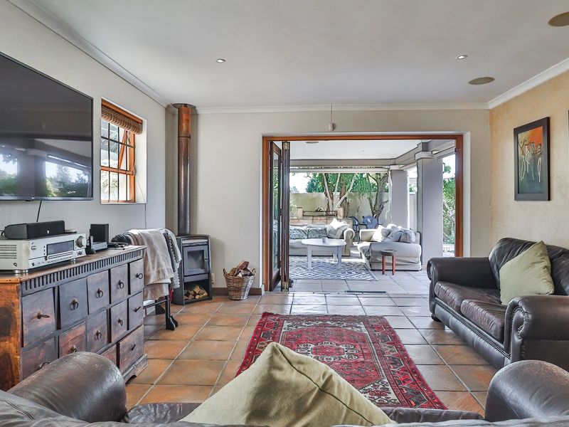 Off grid move in ready family home - Photo 3