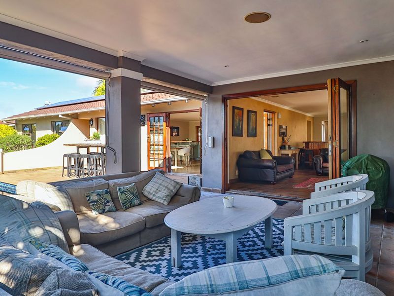 Off grid move in ready family home - Photo 9
