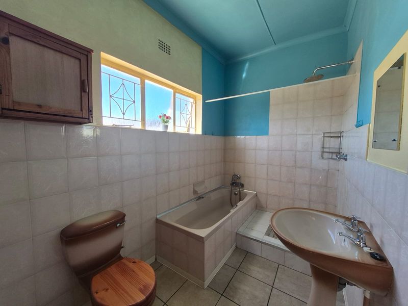 Exclusive Sole Mandate - Family Home with Flatlet in Parkersdam - Photo 9