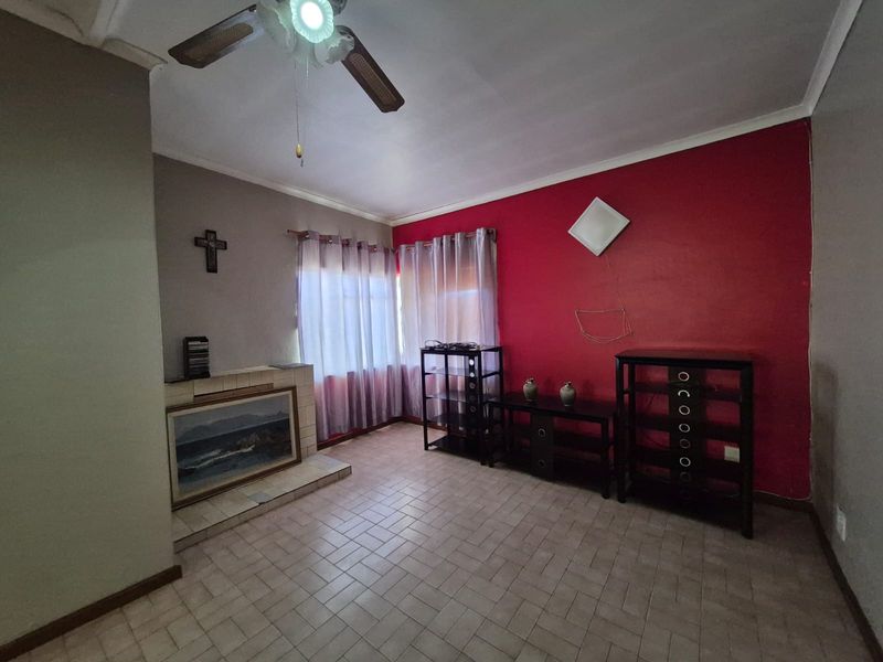 Exclusive Sole Mandate - Family Home with Flatlet in Parkersdam - Photo 5