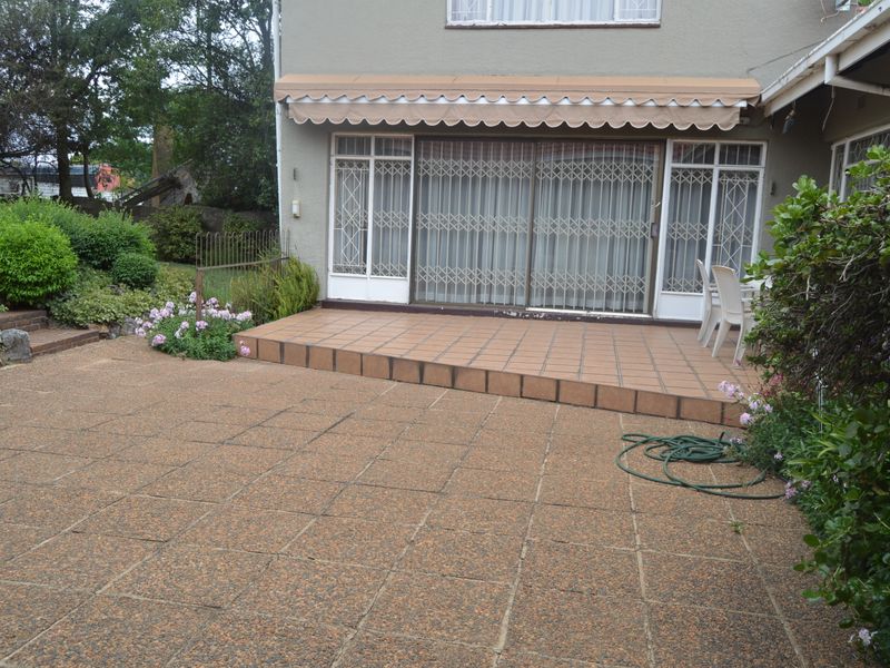 Magnificent 3 Bedroom With Study / Office - Photo 2