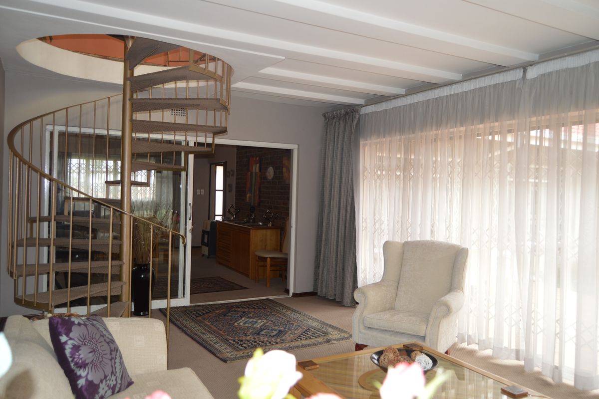 Magnificent 3 Bedroom With Study / Office - Photo 5