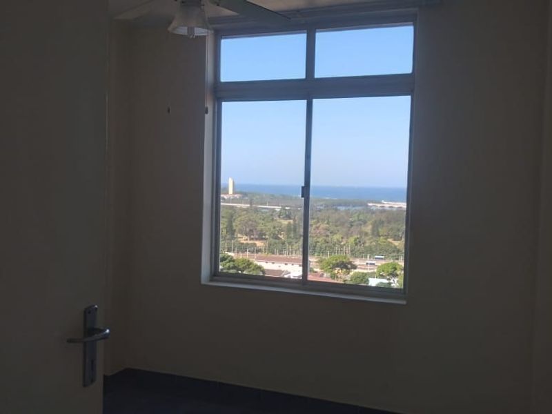 2 BedroomApartment with Views from Umhlanga to Bluff. NO TRANSFER DUTY! SOLE MANDATE! - Photo 6