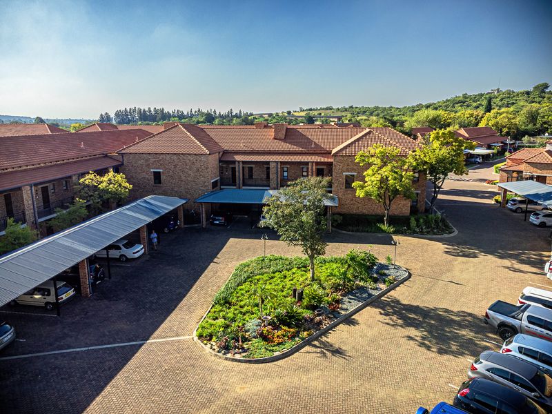 3 Bedroom First Floor Apartment - Vergelegen Retirement Village - Photo 3