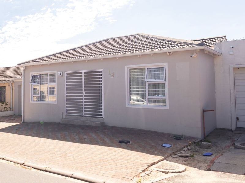 Fabulous Four Bedroom Family Home - Photo 3