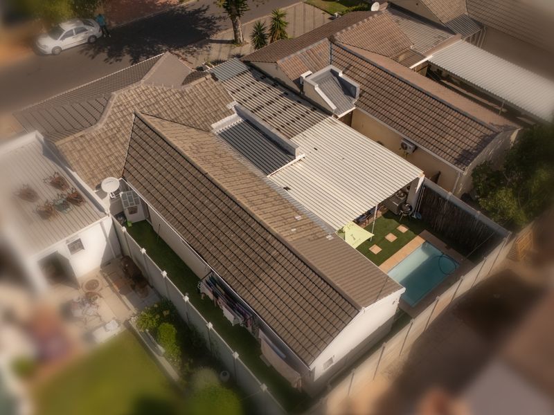 Fabulous Four Bedroom Family Home - Photo 5