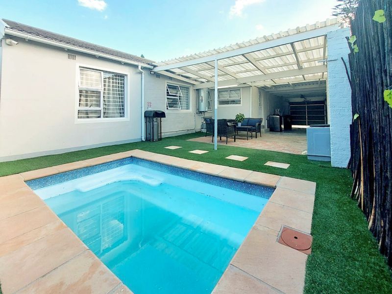 Fabulous Four Bedroom Family Home - Photo 7