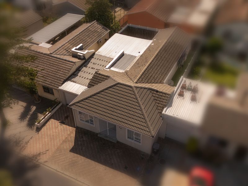 Fabulous Four Bedroom Family Home - Photo 4