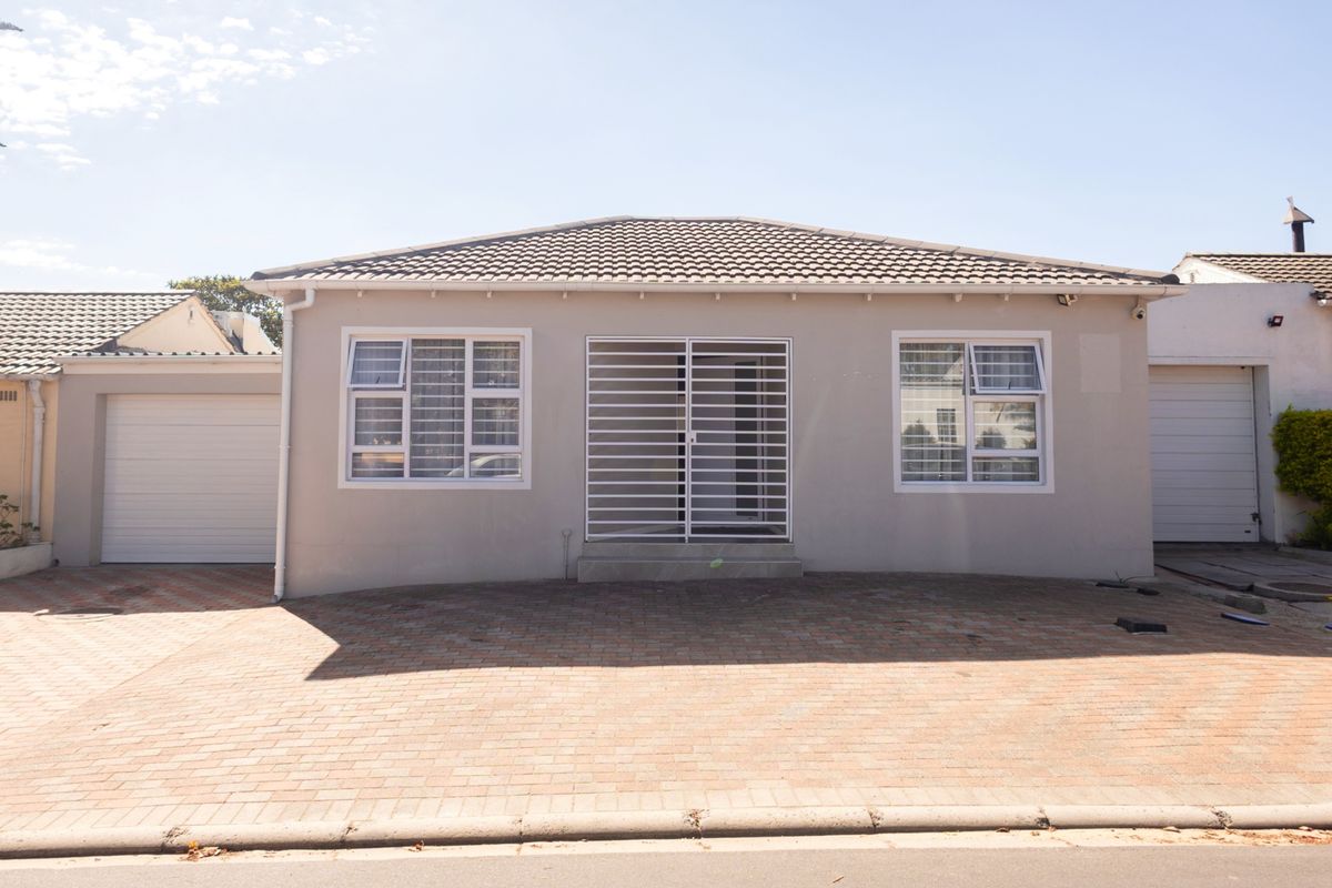 Fabulous Four Bedroom Family Home - Photo 2