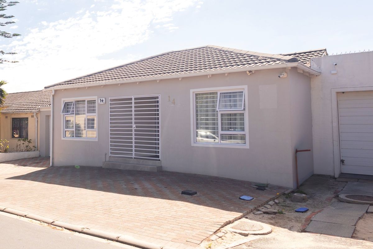 Fabulous Four Bedroom Family Home - Photo 3
