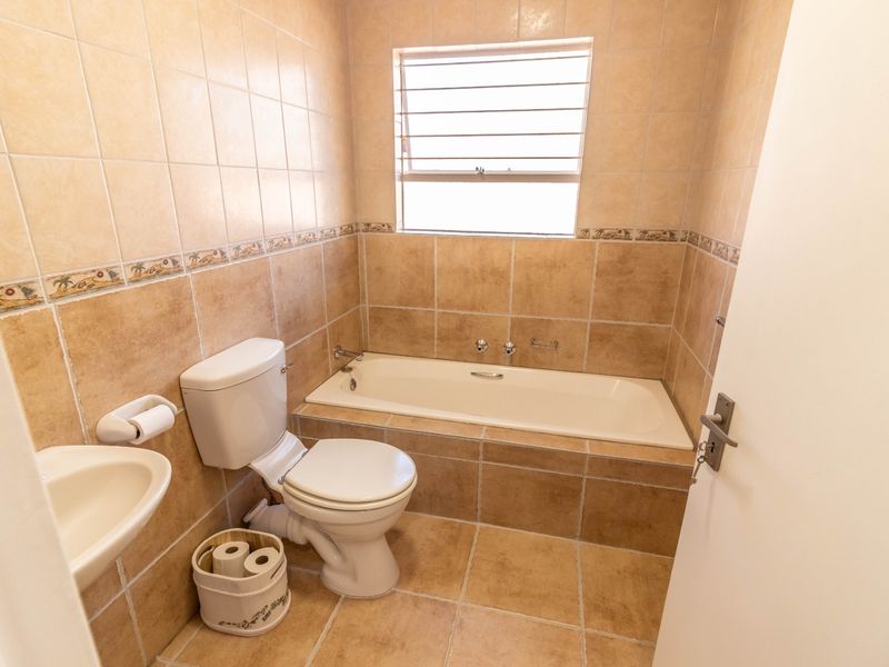 Secure Estate Living with Generator, Pool & Spacious Entertaining Areas in Glen Marais - Photo 7