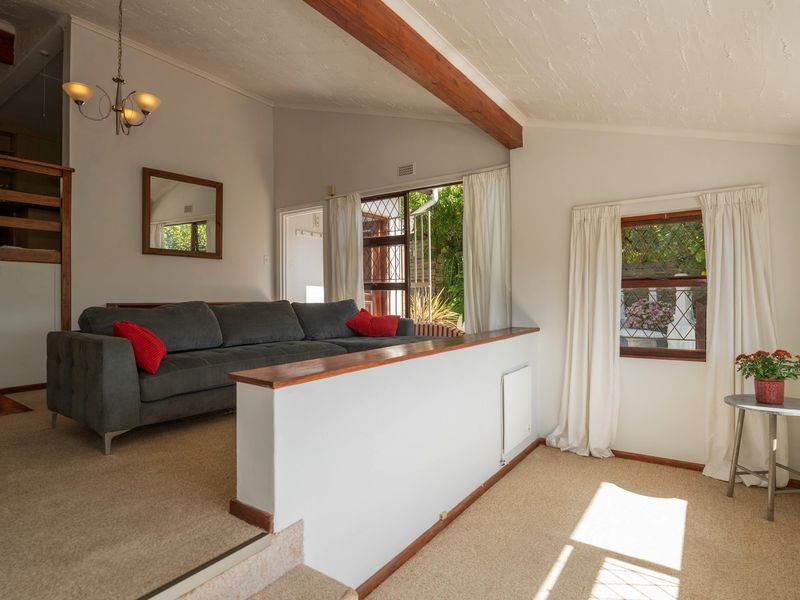3 Bedroom House In Fish Hoek - Photo 2