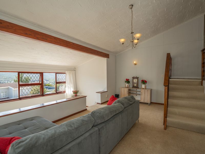 3 Bedroom House In Fish Hoek - Photo 3