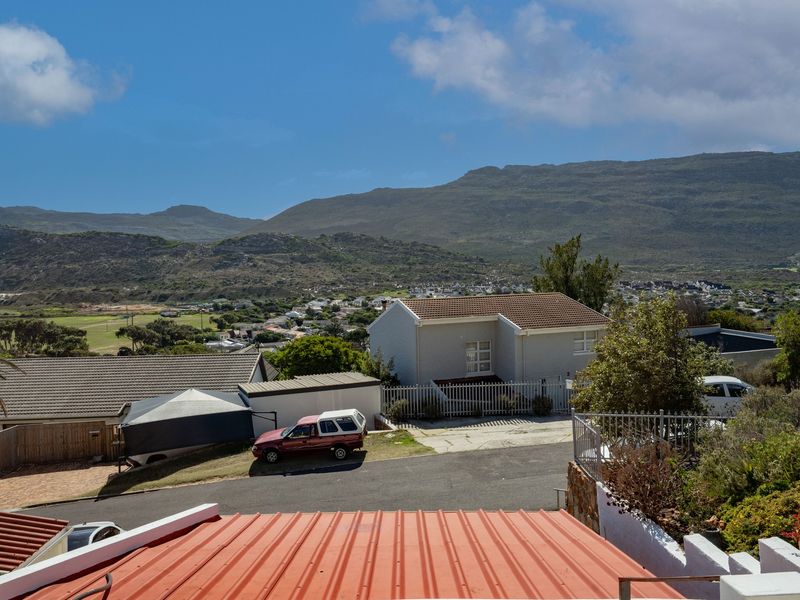 3 Bedroom House In Fish Hoek - Photo 6