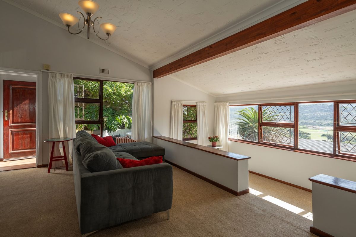 3 Bedroom House In Fish Hoek - Photo 4
