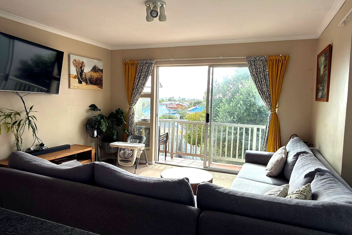 Modern 2-Bed Apartment with Balcony in Secure Gated Complex - Photo 5