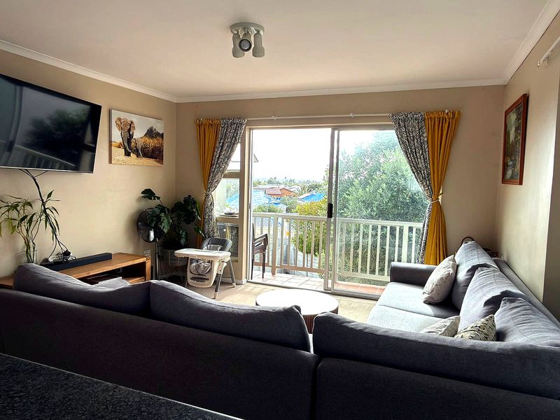 Modern 2-Bed Apartment with Balcony in Secure Gated Complex - Photo 5