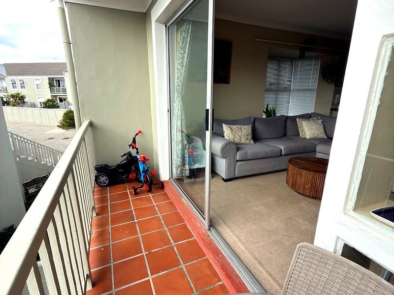 Modern 2-Bed Apartment with Balcony in Secure Gated Complex - Photo 10