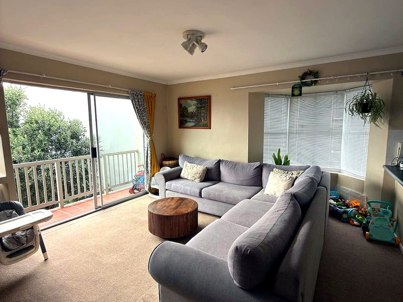 Modern 2-Bed Apartment with Balcony in Secure Gated Complex - Photo 4