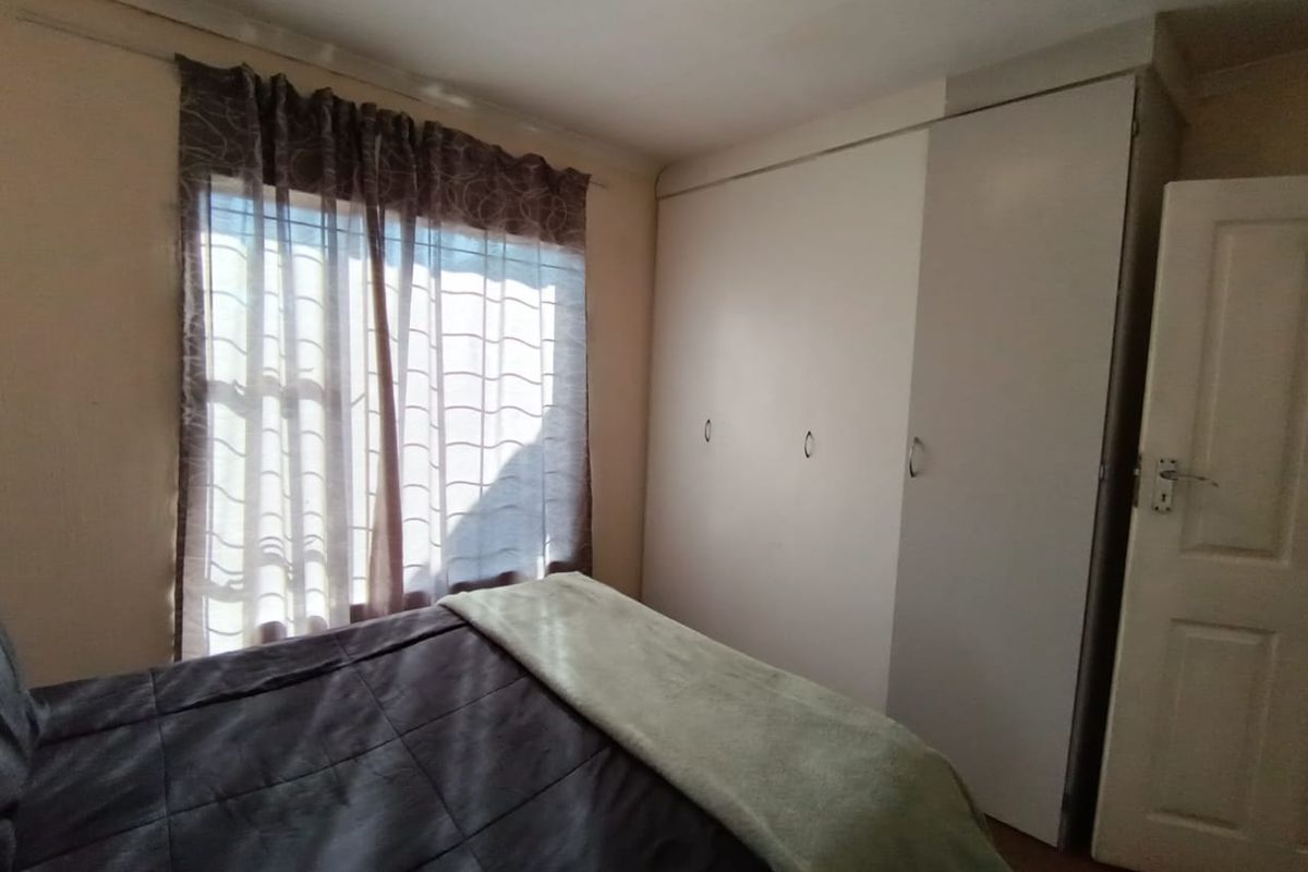 A two bedroom house for sale in Sharon park - Photo 5